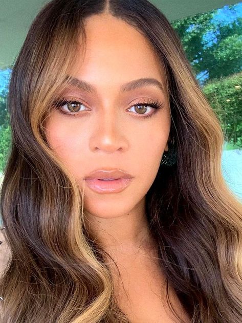 Beyonce Makeup Natural, Beyonce Natural Makeup, Beyonce Eye Makeup, Beyonce Makeup 2000, Beyonce No Makeup, Beyonce Lips, Beyonce Makeup Looks, Beyonce Natural, Beyoncé Makeup