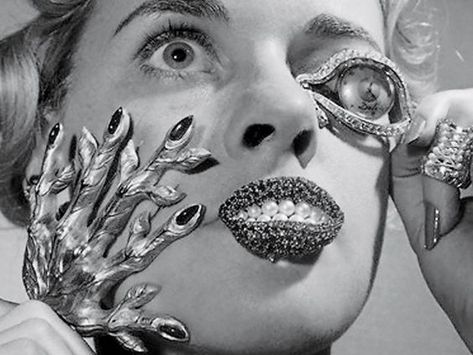 The surrealist imagery of photographer Man Ray. Hannah Höch, Hans Richter, Drag Make-up, Francis Picabia, Fotografi Digital, Demotivational Posters, Elsa Schiaparelli, Max Ernst, Photographie Inspo