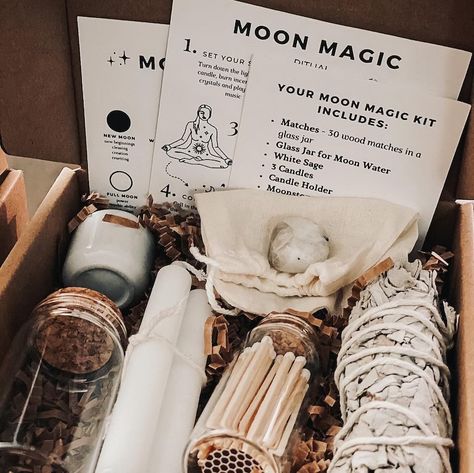 Spiritual Box Ideas, Manifestation Box Diy, Witch Boxes Diy, Magic Box Ideas, Mystic Box, Witch Store, Box Regalo, Diy Yoga, Moon Journal