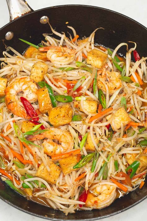 Shrimp And Bean Sprouts Stir Fry, Beans Sprouts Recipes, Beansprout Recipes, Togue Recipe, Ginisang Togue, Chinese Shrimp Fried Rice, Polynesian Dishes, Recipe With Tofu, Chinese Dishes Recipes