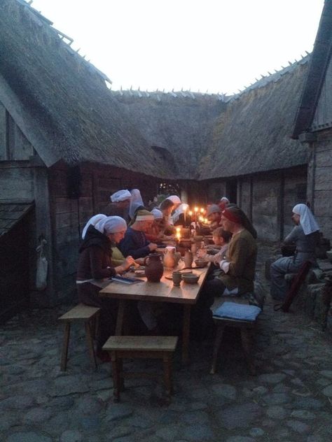 Medieval Germany, Medieval Party, Medieval Aesthetic, Medieval England, Photo Prompts, Medieval Life, Medieval Times, Medieval Clothing, Fictional World