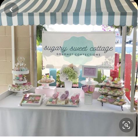 Cookie Displays, Cookies Display, Bakery Signs, Bake Sale Displays, Table Display Ideas, Vendor Table Display, Farmers Market Stand, Farmers Market Booth, Farmers Market Display