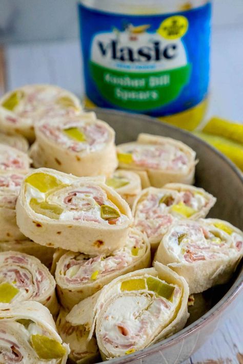 Dill Pickle Pinwheels - lunch #lunch Dill Pickle Pinwheels, Pickle Pinwheels, Pickle Roll Ups, Baked Ranch Chicken, Low Carb Easy, Roll Ups Tortilla, Pinwheel Recipes, Best Oven, Baked Pork Chops