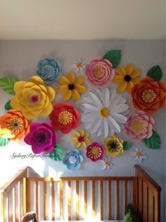 Diy Flores, Fleurs Diy, Flower Wall Backdrop, Diy Papier, Paper Flower Backdrop, Paper Flower Wall, Giant Paper Flowers, Giant Flowers, Wall Backdrops