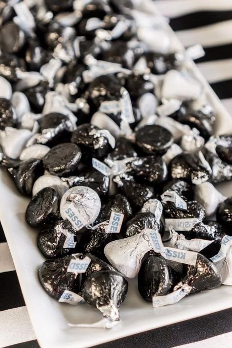 Black White Candy Bar, Black And White Party Decorations Diy, Black And Silver Treat Table, Black And White Formal Party Decorations, Black And White Snacks Party Ideas, Black Diamond Party Theme, Black And White Party Ideas Birthdays, Black And White Nye Party, Black And White Prom Decorations