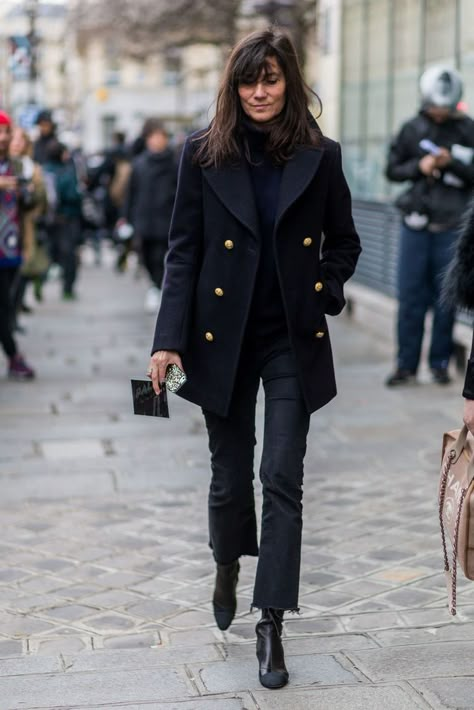 Emmanuelle Alt Style, Blazer Street Style, Denim Street Style, Jeans Trend, Emmanuelle Alt, Spring Denim, Monochrome Outfit, Cropped Flare Jeans, Denim Trends