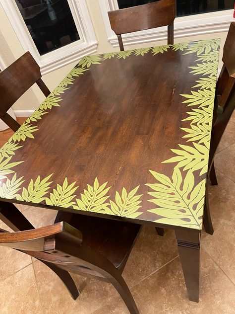 Cricut stencil hand painted Table Painted With Flowers, Hand Painted Table Tops Ideas, Table Top Painting Ideas, Painted Table Top Designs, Table Painting Ideas, Table Renovation, Hand Painted Coffee Table, Painted Table Top, Painted Picnic Tables