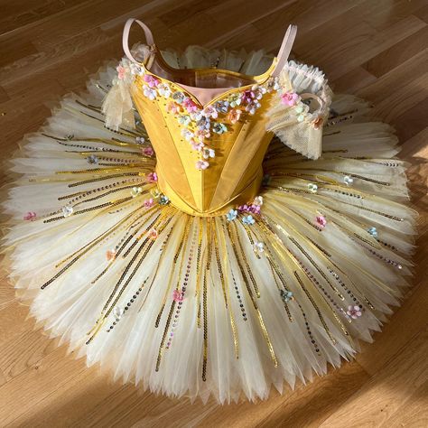 Professional ballet tutu Suitable for Fairy variations decorated with sequins and Swarovski Crystals For professional performances and competitions. This unique costume is made carefully by hand, with only high quality materials. Made to order, based on your measurements (Photo shows small size) Bodice: silk bodice, lined with Coutil, spiral steel boning, hooks and bars on the back, anti-slip streps, decorated with flowers, pearls and Swarovski Crystals Tutu: 10 net layers, with hooping, cotton Brown Ballet Costume, Professional Tutus Ballet, Fairy Ballet Costumes, Giselle Ballet Costume, Ballet Costumes Tutus, Sleeping Beauty Ballet, Costume Unique, Pancake Tutu, Classical Ballet Tutu