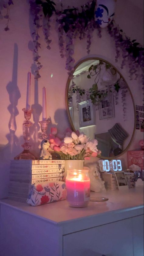 Lovecore Decor, Cute Pink Apartment, Street Bedroom, Boston Street, Crystal Bedroom, Fairy Room, Makeover Bedroom, Room Redesign, Pinterest Room Decor