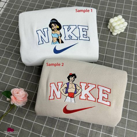 Disney Nike, Jasmine And Aladdin, Sweatshirts Nike, Nike Embroidery, Aladdin Disney, Halloween Music, Pink Forest, Cute Nike Outfits, Matching Hoodies