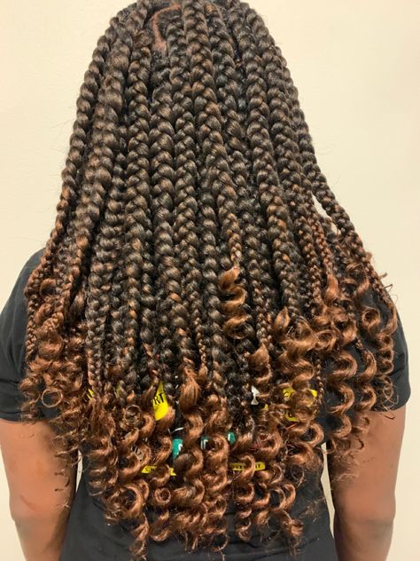 Perm Rod Curls, Curl Box Braids, Rod Curls, Curled Box Braids, Crochet Braid Pattern, Face Makeup Tutorial Video, Curls Braids, Braids Styling, Vacation Hair