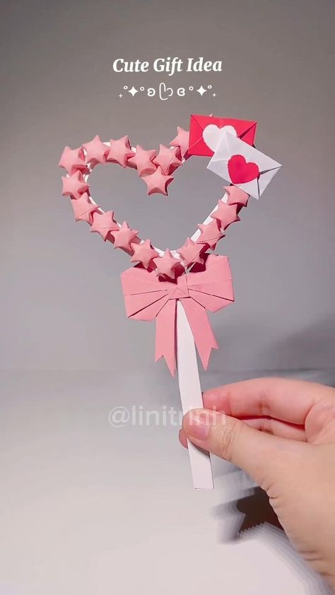 Hadiah Diy, Kraf Kertas, Diy Crafts Bookmarks, Personalised Gifts Diy, Kartu Valentine, Folding Origami, Diy Birthday Gifts For Friends, Diy Gift Set, Kraf Diy