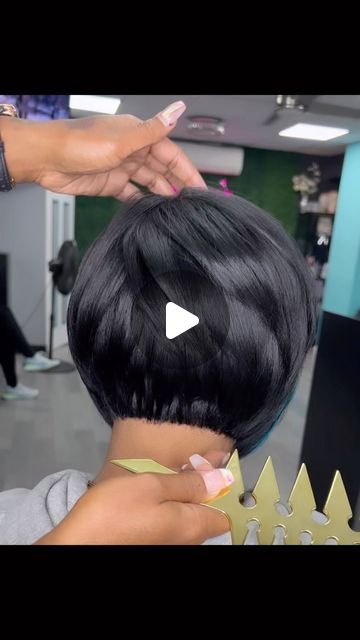 16K likes, 359 comments - shannysnaturalbeauty on September 17, 2022: "Bob QUICKWEAVE 💙💙 #hairhumor #shannysnaturalbeauty #jokes #thecutlife #bobhaircut #nychairstylist #brooklynhairstylist". Black Hair Styles For Women, Rachel Green Hair Short Bob, Inverted Bob Black Women, African American Short Bob Hairstyles, Side Part Bob Natural Hair Black Women, Stacked Short Bob Haircut, High Bob Haircut, Inverted Bob Hairstyles Shoulder Length, Short Bob Weave Hairstyles Sew Ins