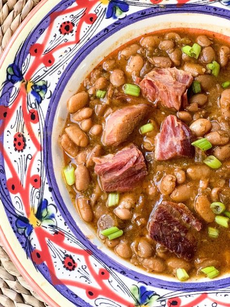 Southern Pinto Beans with Ham Shanks recipe Southern Pinto Beans, Slow Cooker Bean Soup, Beans With Ham, Beans And Ham, Slow Cooker Red Beans, Ham Shank, Pinto Bean Soup, Pinto Bean Recipes, Slow Cooker Beans