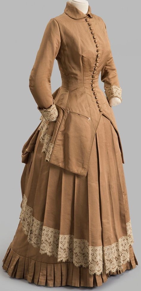 1880s Dress, Victorian Bustle, Victorian Era Fashion, 1880s Fashion, Victorian Dresses, 1800s Fashion, Bustle Dress, Robes Vintage, Victorian Costume