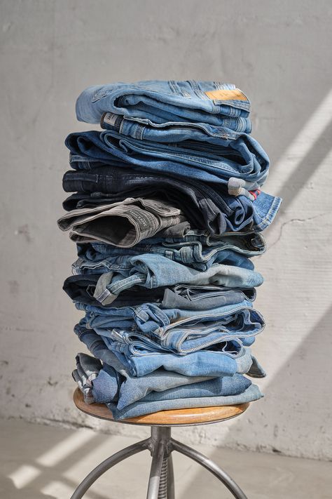 Jeans Storage Ideas, Jeans Bag Diy, Jeans Storage, Denim 2024, Denim Photography, Jean Organization, How To Make Jeans, Denim Aesthetic, Preloved Clothes