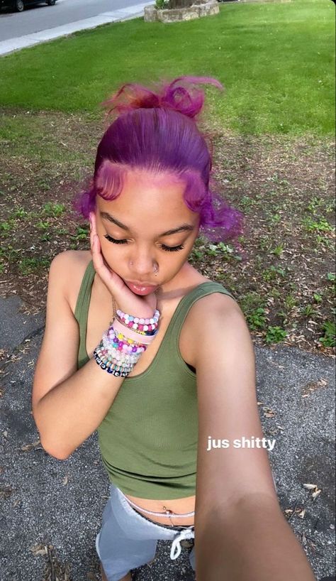 ˚୨୧⋆ @bella2angel Hair Dye Ideas Whole Head, Purple Hair Natural, Dyed Natural Hair For Black Women, Hair Dye Ideas For Black Hair, Curly Dyed Hair Natural Curls, Dyed Curly Hair Ideas, Color For Black Hair, Purple Natural Hair, Gemini Hair