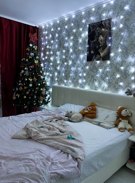 Married Christmas, Bedroom Goals, Video Wall, Room Aesthetic, Aesthetic Room, Room Makeover, Room Inspo, Bedroom Interior, Apartment Decor