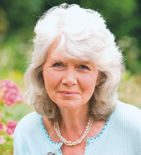 Author Jilly Cooper talks to Laura James about the Cotswold home she's lived in for more than 40 years, and why she could never live anywhere else. Jilly Cooper, Laura James, Orange Rooms, Ancient Mariner, English Home, Most Beautiful Words, Book Board, English House, Look At The Stars