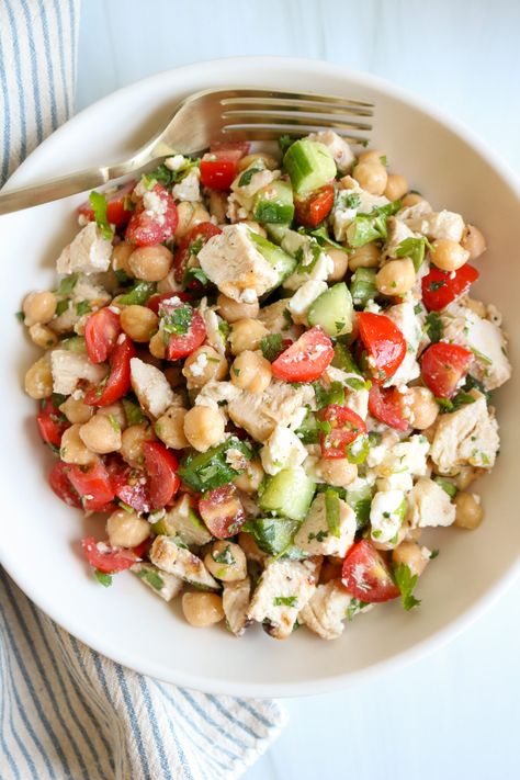 Herby Chopped Chicken and Chickpea Salad - Healthy Mama Kris Chickpea Chicken Salad Recipes, Chicken Chickpea Salad, Chicken And Chickpea Recipes, Chemo Meals, Chickpea Chicken Salad, Chicken Chickpea, Meal Prep Lunch, Prep Lunch, Best Meal Prep