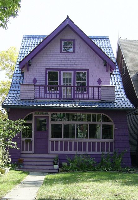 There is just something about a purple house that makes me smile.... this great house is in , Saskatchewan. Awesome roof Purple Houses, Lilac Cottage, Wisteria Lane, Purple House, Lavender Cottage, Purple Stuff, Purple Things, Color Violeta, Purple Home