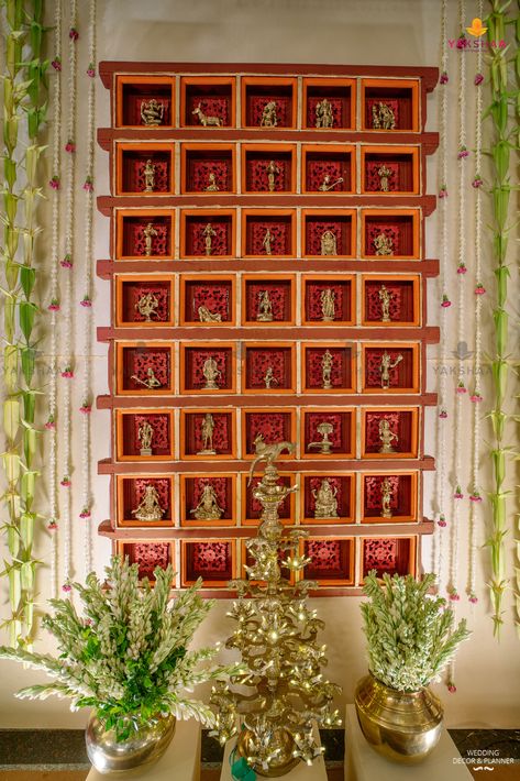 Chettinad Style Wedding Decor Temple Wedding Decoration, Traditional Event Decor, Chettinad House Interiors, Temple Backdrop, Varalakshmi Decoration, Pellikuthuru Decor, Mandir Decor, Lakshmi Puja, Columns Decor