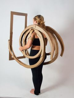 http://expandedlearning365.blogspot.nl/p/student-work-sculpture-1.html Body Extension Art Sculpture, Wearable Sculpture Art, Body Extension Art, Body Extension, Nomadic Furniture, Wearable Architecture, Sculpture Fashion, Wearable Sculpture, Art Printmaking