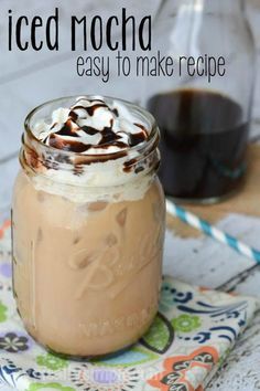 Iced Mocha Recipe, Resep Starbuck, Mocha Recipe, Cold Coffee Recipes, Iced Coffee At Home, Iced Coffee Drinks, Easy Coffee Recipes, Coffee Treats, Iced Mocha