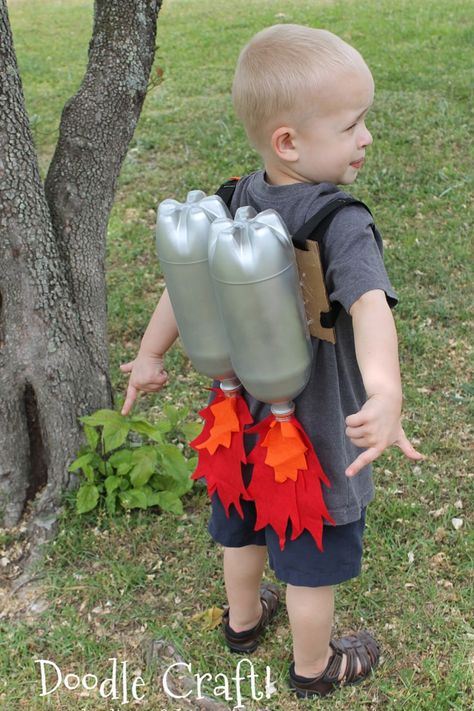 Diy Rocket, Jet Pack, Reuse Plastic Bottles, Ways To Recycle, Plastic Bottle Crafts, Rainy Day Activities, Upcycled Crafts, Recycled Bottles, Painted Pumpkins