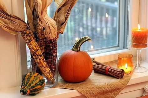 Easy Fall Decor using natural, inexpensive grocery store supplies. www.theyummylife.com/fall_decor Apple Cider Desserts, Natural Fall Decor, Window Sill Decor, Fresh Tulips, Old Wine Bottles, Pink Jewelry Box, Easy Fall Decor, Diy Light Fixtures, Indian Corn