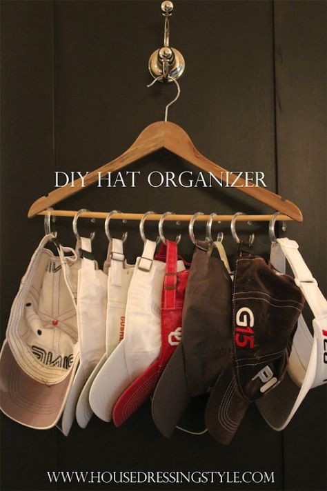 Hat Organizers - 20 Creative Ways to Organize and Decorate with Hangers. Good ideas for closet organization! Ideas for organizing hats, boots, ties, magazines and more! 블로그 디자인, Organizar Closet, Hat Organizer, House Dressing, Desain Pantry, No Closet Solutions, Smart Tiles, Hat Organization, Organisation Hacks