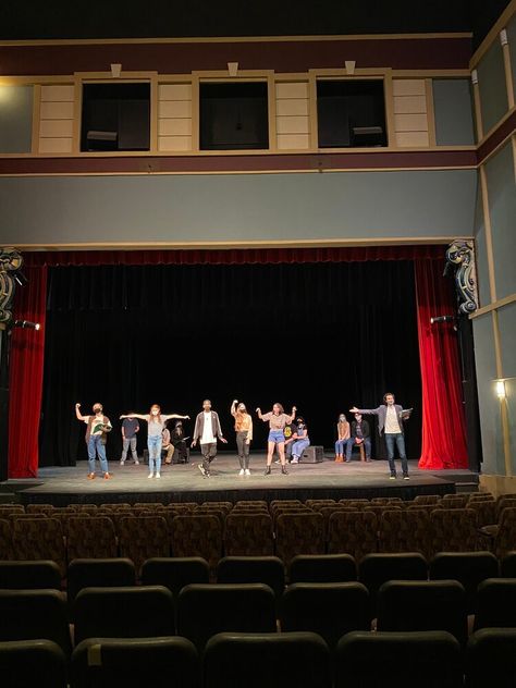 Theatre Life Aesthetic, Theater Kid Aesthetic, Kids Theatre, Dancing On Stage, Theater Aesthetic, Theater Director, Theatre Aesthetic, College Vision Board, Theatre Scene