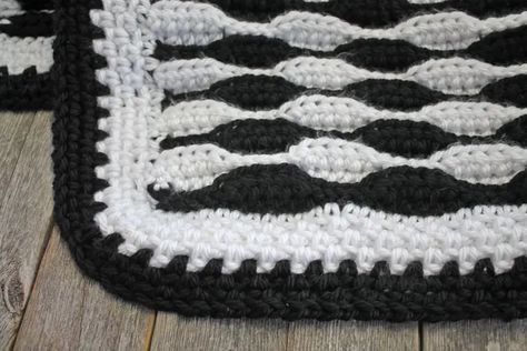 Crochet Black and White Blanket  Wave Throw White Crochet Blanket Pattern, Black And White Crochet Blanket, White Crochet Blanket, Crochet Black And White, Black And White Blanket, Black And White Crochet, Crochet Flamingo, Crochet Throw Pattern, Crochet Blanket Pattern Easy