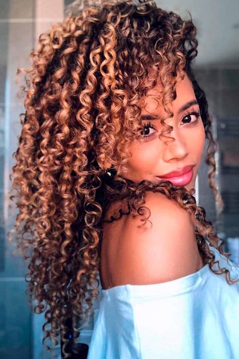 Medium Length Curly Coarse Afro Hair Textured 3D Spring Hairstyle Spring Break Hairstyles, Unique Braided Hairstyles, Free Hairstyle, Find Hairstyles, Hair To One Side, Beautiful Haircuts, Latest Hair, Boho Beauty, Texturizer On Natural Hair