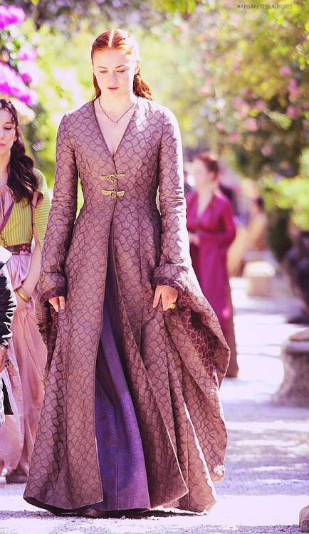 Sansa Stark Dress, Sansa Stark Costume, Game Of Thrones Dress, Game Of Thrones Outfits, Got Costumes, Game Of Thrones Costumes, Medieval Gown, Women Cosplay, Gra O Tron