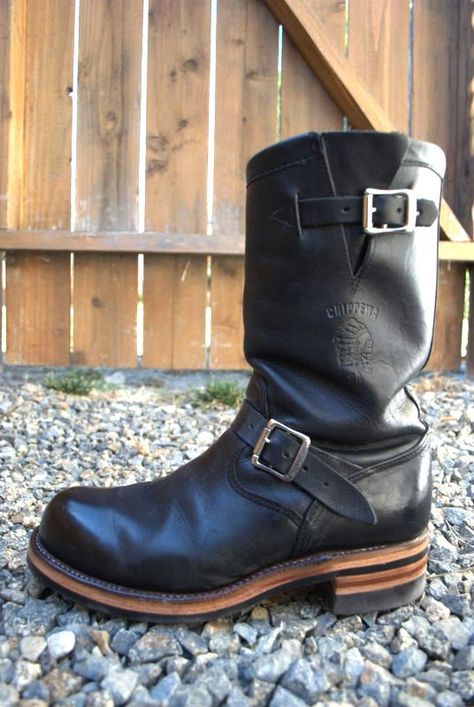 Vintage Engineer / Motorcycle Boots, vintage leather, vintage biker images, vintage clothing, miscellaneous vintage and whatever else interests me. Engineer Boots Men, Mens Biker Style, Guys Shoes, Mens Biker Boots, Outfit Biker, Bike Boots, Engineer Boots, Roper Boots, Vintage Biker