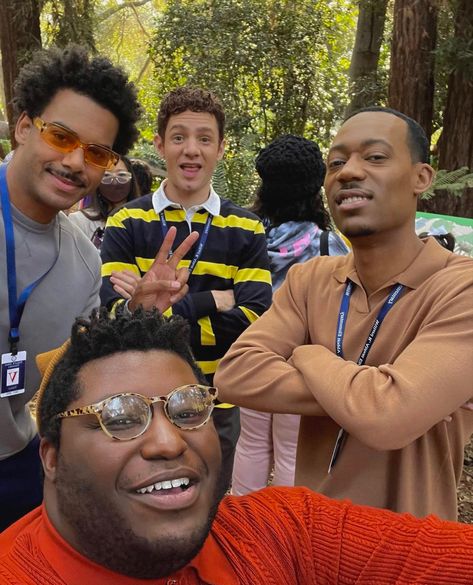 Zack Fox Rapper, Abbot Elementary, Tyler James Williams, Black Sitcoms, Abbott Elementary, Tyler James, Human Drawing, Casting Pics, People Of Interest