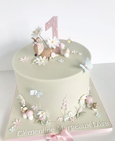 Woodland Birthday Cake, Tårta Design, Girls First Birthday Cake, 1st Bday Cake, Baby First Birthday Cake, 1st Birthday Cakes, Girl Birthday Decorations, Photo Cute