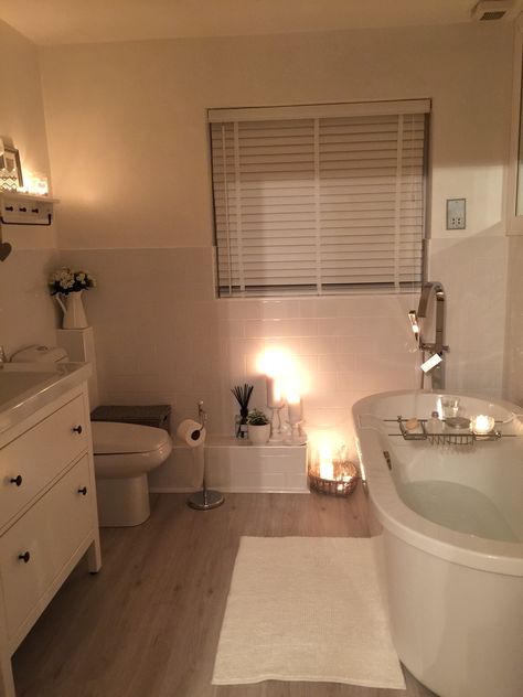 Blinds up , candles lit- some music on and I'm ready for a bath!! At Home Spa Aesthetic, Aestethic Bathroom, Comfy Bathroom, Cosy Bathroom, Spa Bathroom Decor, Big Bathtub, Home Bathroom Decor, Fancy Bathroom, Cozy Bathroom