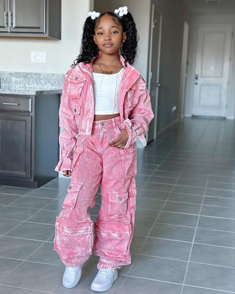 Cus Kids Can Be Fashionistas, Too! 💕 🔎 Billie Cropped Cargo Jacket ⁠ 🔎 Billie Low Slung Cargo Jeans ⁠ Trendy Kids Outfits Daughters, Black Kids Outfits Daughters, Lily High Rise Cargo Jeans, Fashion Nova Fits, Aziyah Zaliyah, High Rise Cargo Jeans, Kids Outfits Daughters, Black Kids Fashion, Cute Birthday Outfits