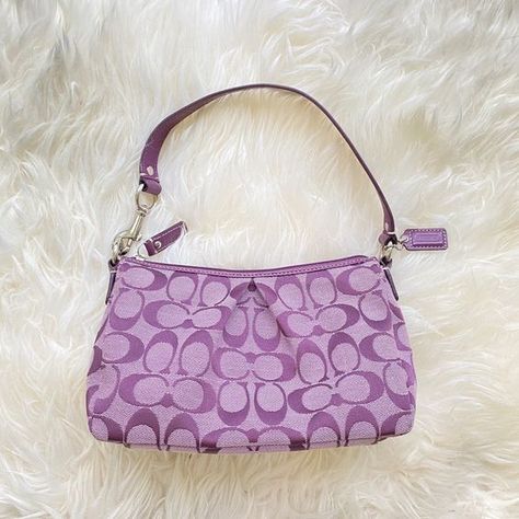 Purple coach mini bag demi purse Violet Interior, Interior Purple, Coach Mini Bag, Purple Coach, Mini Baguette, Baby Purple, Trendy Purses, Fancy Bags, Luxury Purses