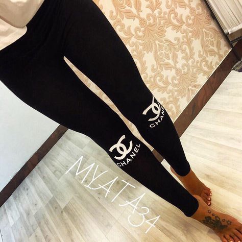 Chanel leggings Chanel Leggings, Winter Alphabet, Mode Des Leggings, High Waist Sports Leggings, Fashion Leggings, Leggings Sale, Leggings Casual, Alphabet Print, Fitness Yoga