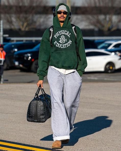 LeagueFits on Instagram: "cozy jp." Casual Outfits Mens, Aesthetic Guy Outfits, Jordan Poole, Streetwear Ideas, Beanie Outfit, Nba Fashion, Street Fashion Men Streetwear, Fits Clothes, Mens Outfit Inspiration