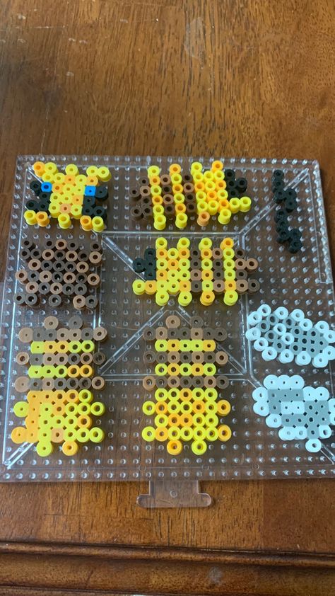 Has bee dimensions Minecraft Bee Perler Beads 3d Pattern, 3d Bee Perler Bead Pattern, Minecraft Bee Perler Bead Pattern, Minecraft Bee Painting, Perler Beads Bee, Minecraft Bee Pixel Art, Minecraft Bee Perler Beads, Pyssla Minecraft, Perler Beads Minecraft