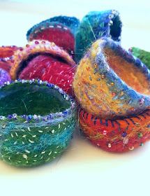 Easy Felt Crafts, Holiday Bowl, Felted Acorns, Felted Bowls, Yarn Bowls, Waldorf Crafts, Wet Felting Projects, Needle Felting Diy, Wool Felt Projects