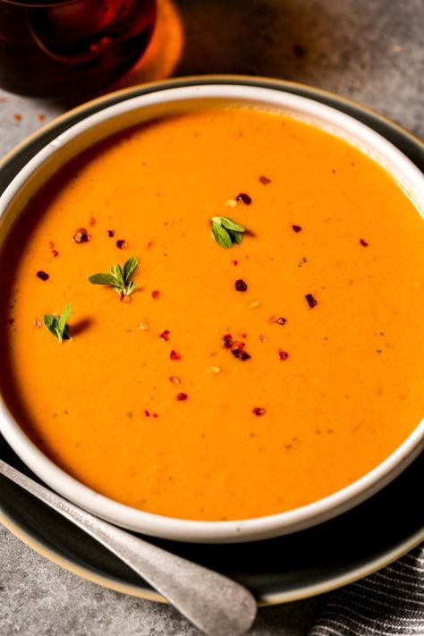 Roasted Garlic Tomato Soup Roasted Garlic Tomato Soup Recipe, Tomato Soup Creamy, Roasted Garlic Tomato Soup, Garlic Tomato Soup, Tomato Soups, Roasted Tomato Soup Recipe, Roast Tomato Soup Recipe, Soup Creamy, Autoimmune Paleo Recipes