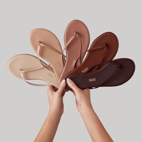 TKEES Official Website | Everyday Essentials Tkees Sandals Outfit, Tkees Sandals, Tkees Flip Flops, Vacation Sandals, Stylish Flip Flops, Shoes Board, Neutral Capsule Wardrobe, Shoes Heels Classy, Fashion Capsule Wardrobe