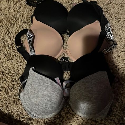 Selling Pink/Victoria secret bras! Pink Bras Victoria Secret, Bras Victoria Secret, Victoria Secret Pink Bras Set, Bra Victorias Secret Pink, Victoria's Secret Bras, Victoria Secret Bra Outfit, Cute Bras Victoria's Secret, Minimalist Bedroom Modern, Neutral Minimalist Bedroom