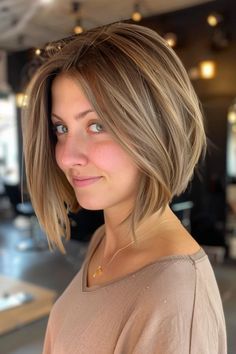 Haircuts Short To Medium Length, Straight A Line Bob, Medium Hair Styles Fine Hair, 2024 Blonde Hair Trends Short, Best Hair Color For Thinning Hair, Long Bob Hairstyles For Fine Hair 2024, Medium Haircut For Fine Hair, Longer Bobs, Haircut Short Fine Hair