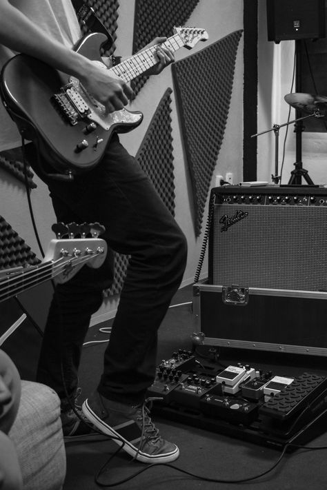 #vanzyphotography #electricguitar #guitarist #music #musician #naozay #band #blackandwhite #aesthetic #speakers Jared Garber, Man Playing Guitar, Cozy Bedroom Aesthetic, Aesthetic Guitar, Sound Equipment, Women Picture, Recording Studio, Bedroom Aesthetic, White Photo